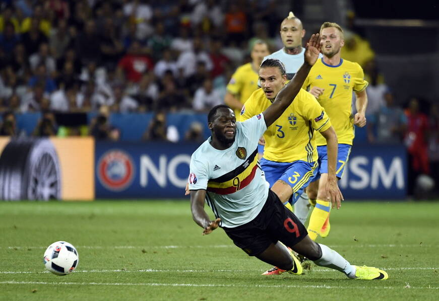 首轮底特律德意志队战胜法兰西队(在nba联盟中,底特律是哪只球队的所在地?)